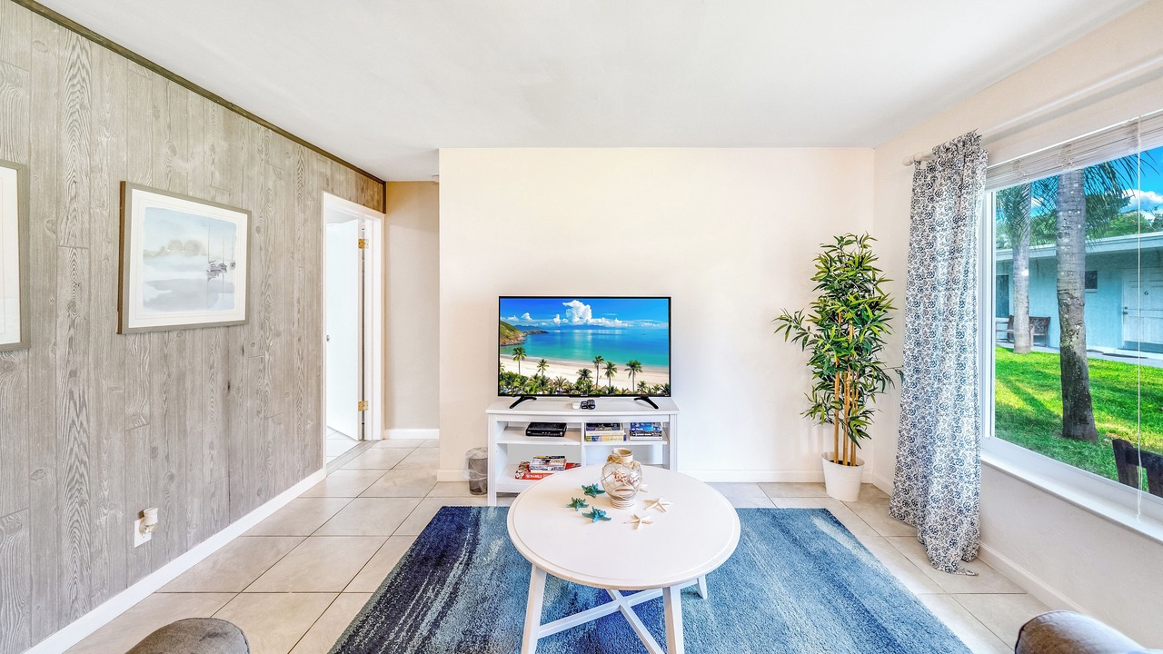 Photo of Livingroom in Santa Barbara Estates