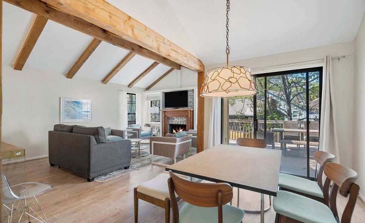 Photo of Livingroom in Lenexa