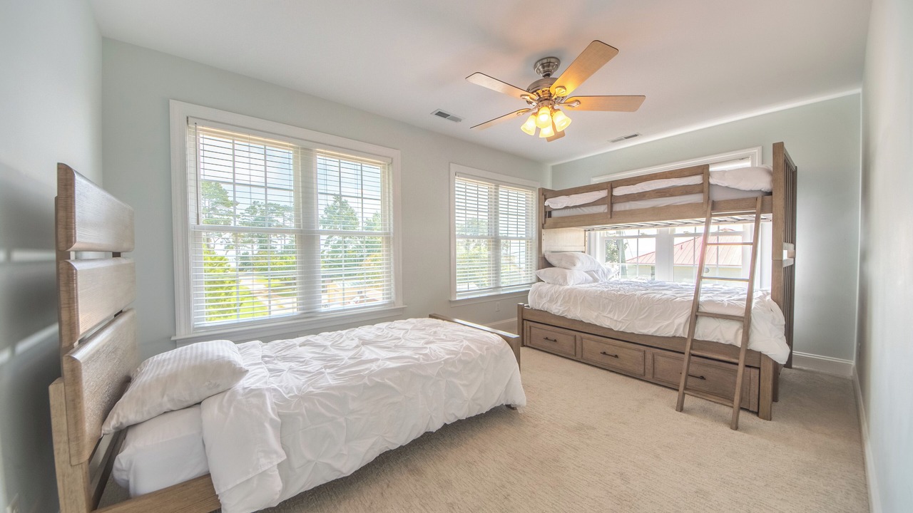 Photo of Bedroom in Deltaville