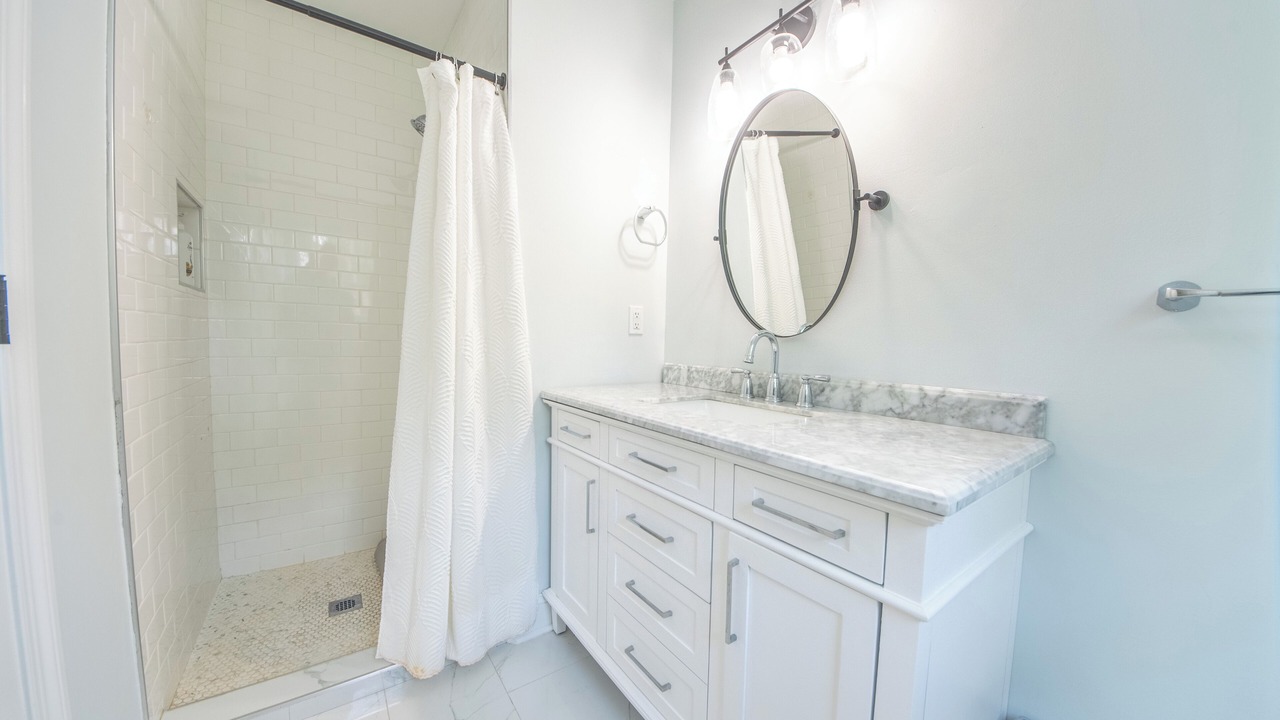 Photo of Bathroom in Deltaville