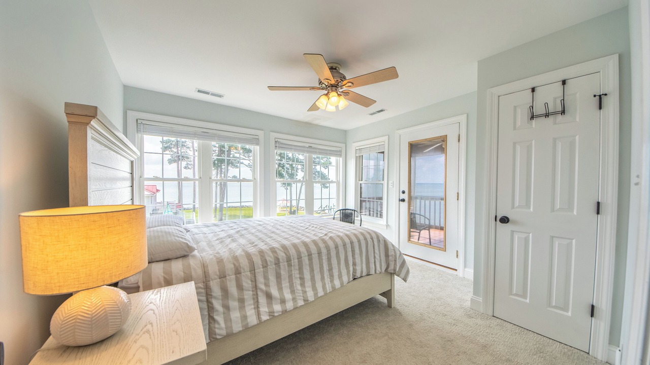 Photo of Bedroom in Deltaville
