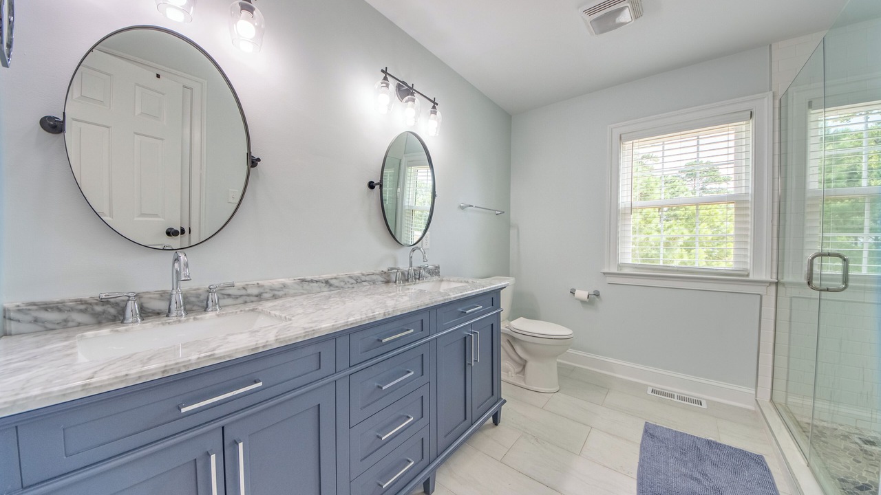 Photo of Bathroom in Deltaville