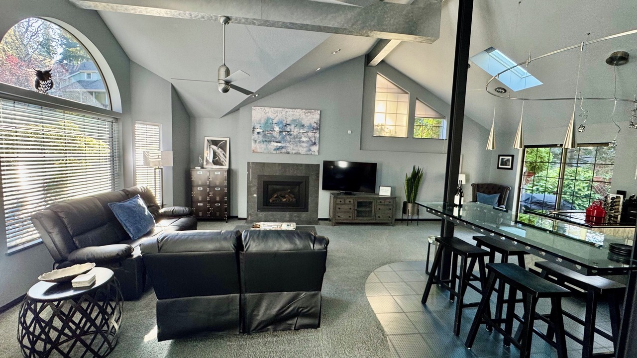 Photo of Livingroom in Southeast Eugene