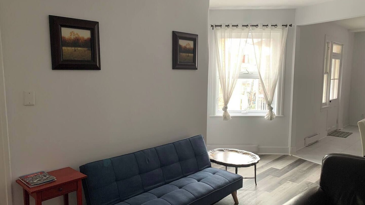 Photo of Livingroom in Cote-Des-Neiges—Notre-Dame-De-Grace