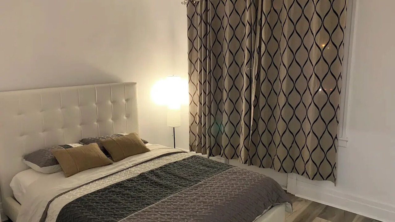 Photo of Bedroom in Cote-Des-Neiges—Notre-Dame-De-Grace