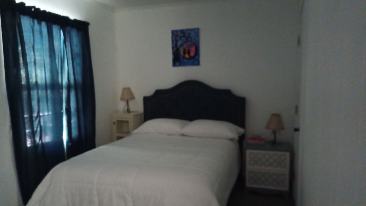 Photo of Bedroom in Roxie