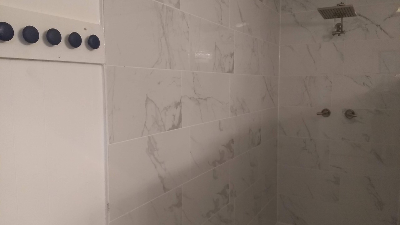 Photo of Bathroom in Roxie