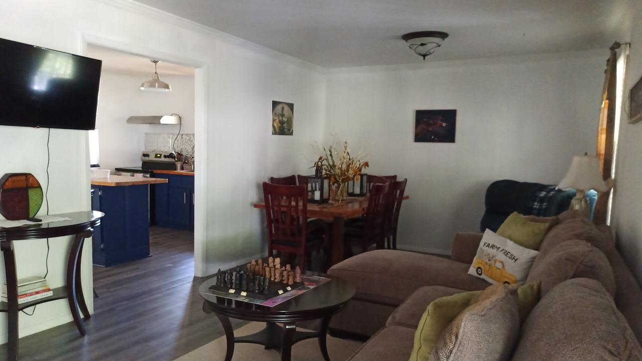 Photo of Livingroom in Roxie