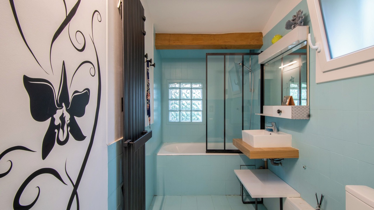 Photo of Bathroom in Celleneuve