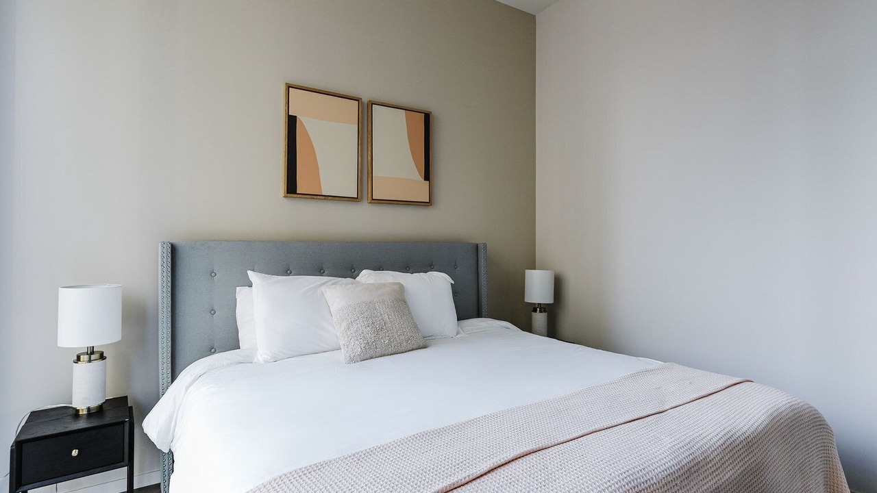 Photo of Bedroom in Near North Side