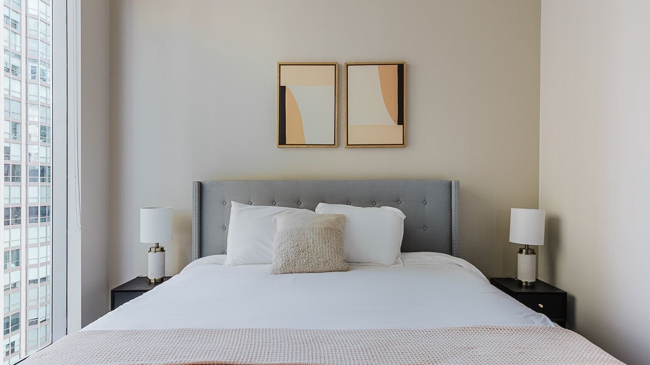 Photo of Bedroom in Near North Side