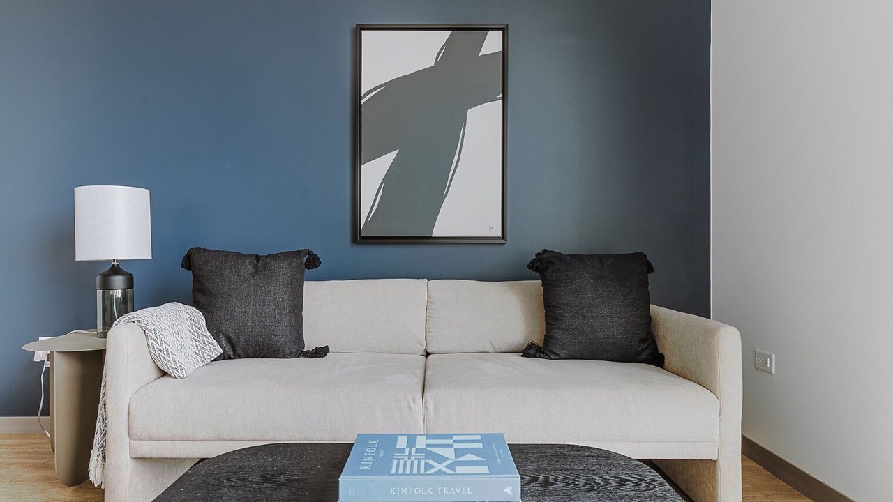 Photo of Livingroom in Illinois Medical District