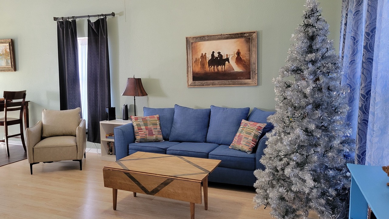 Photo of Livingroom in Mahncke Park