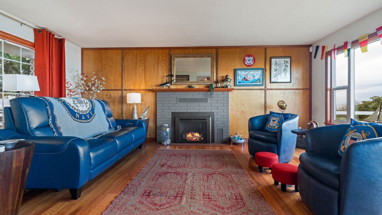 Photo of Livingroom in Port Angeles East