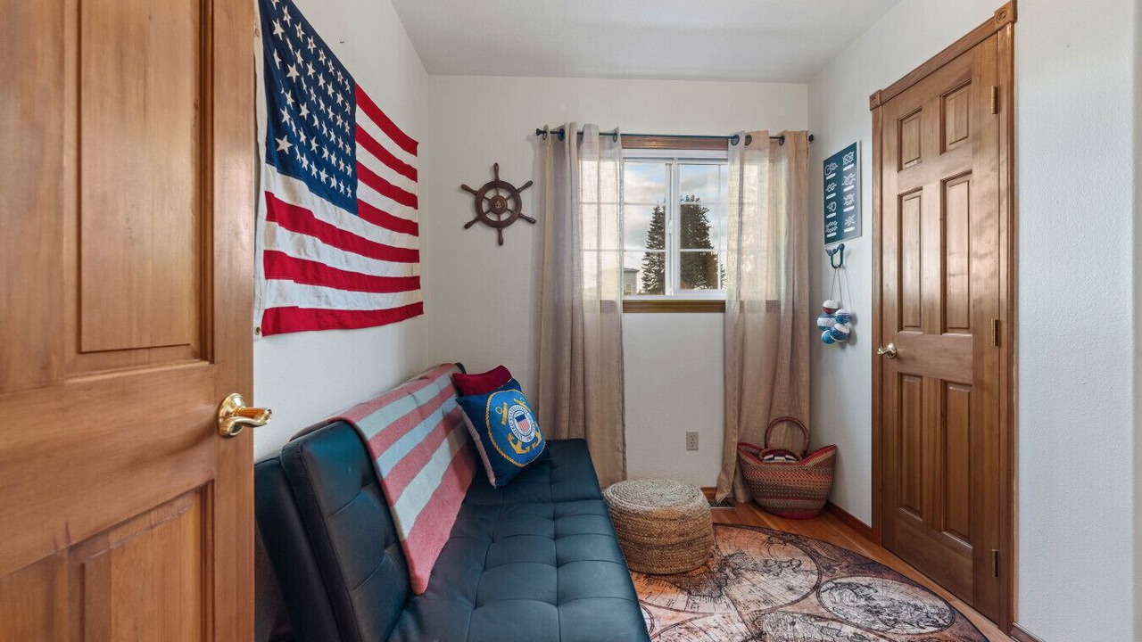 Photo of Livingroom in Port Angeles East