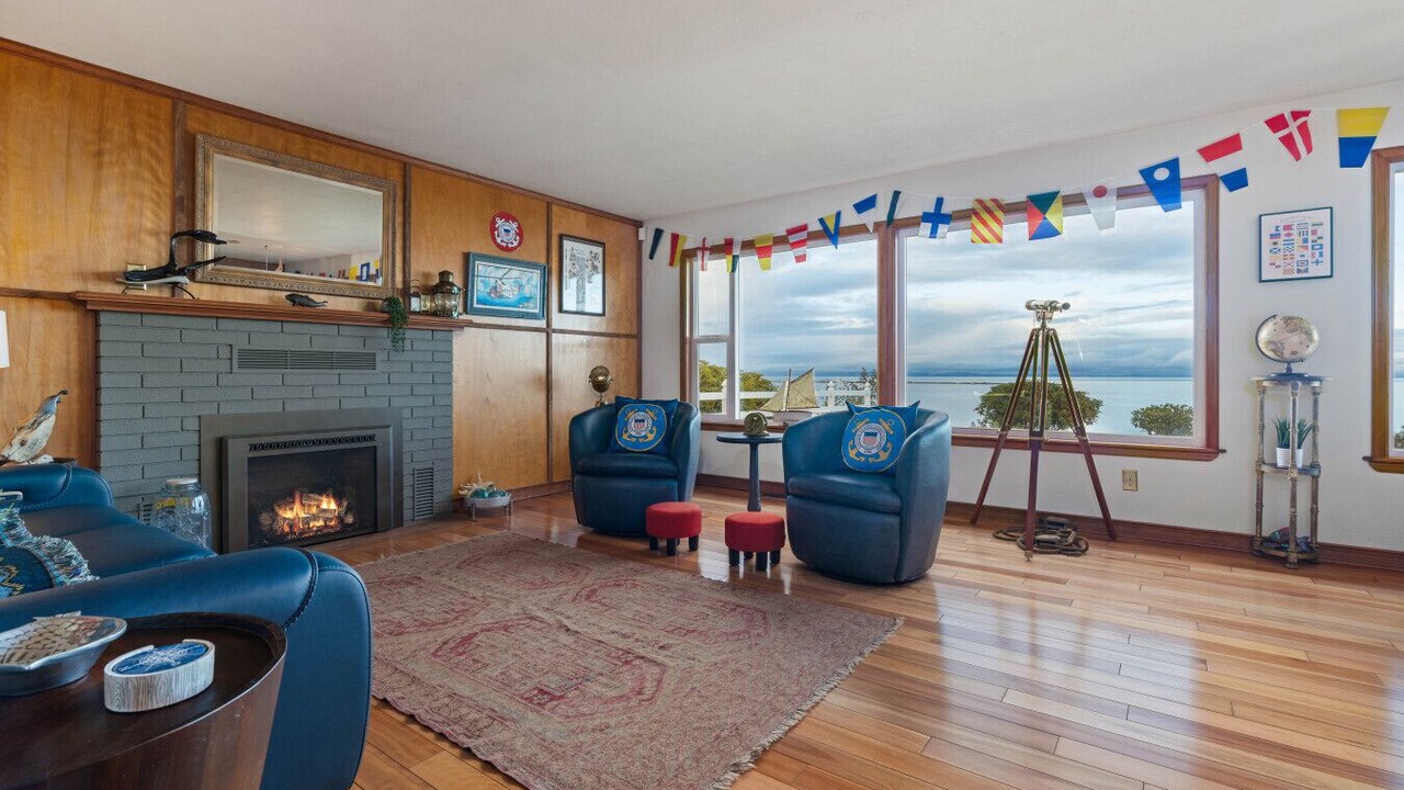 Photo of Livingroom in Port Angeles East