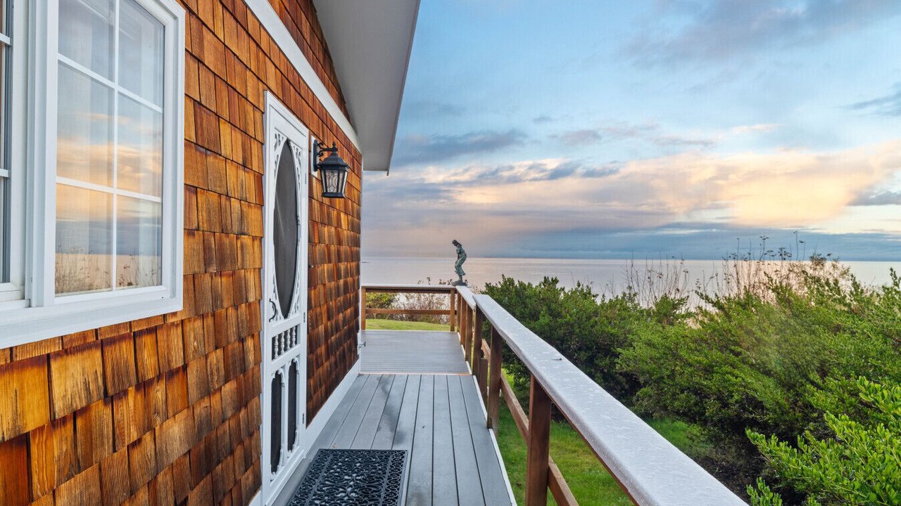 Photo of Patio Balcony in Port Angeles East