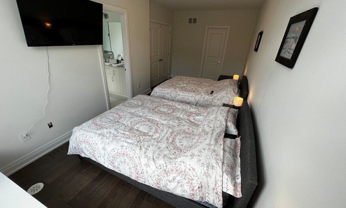 Photo of Bedroom in Newmarket