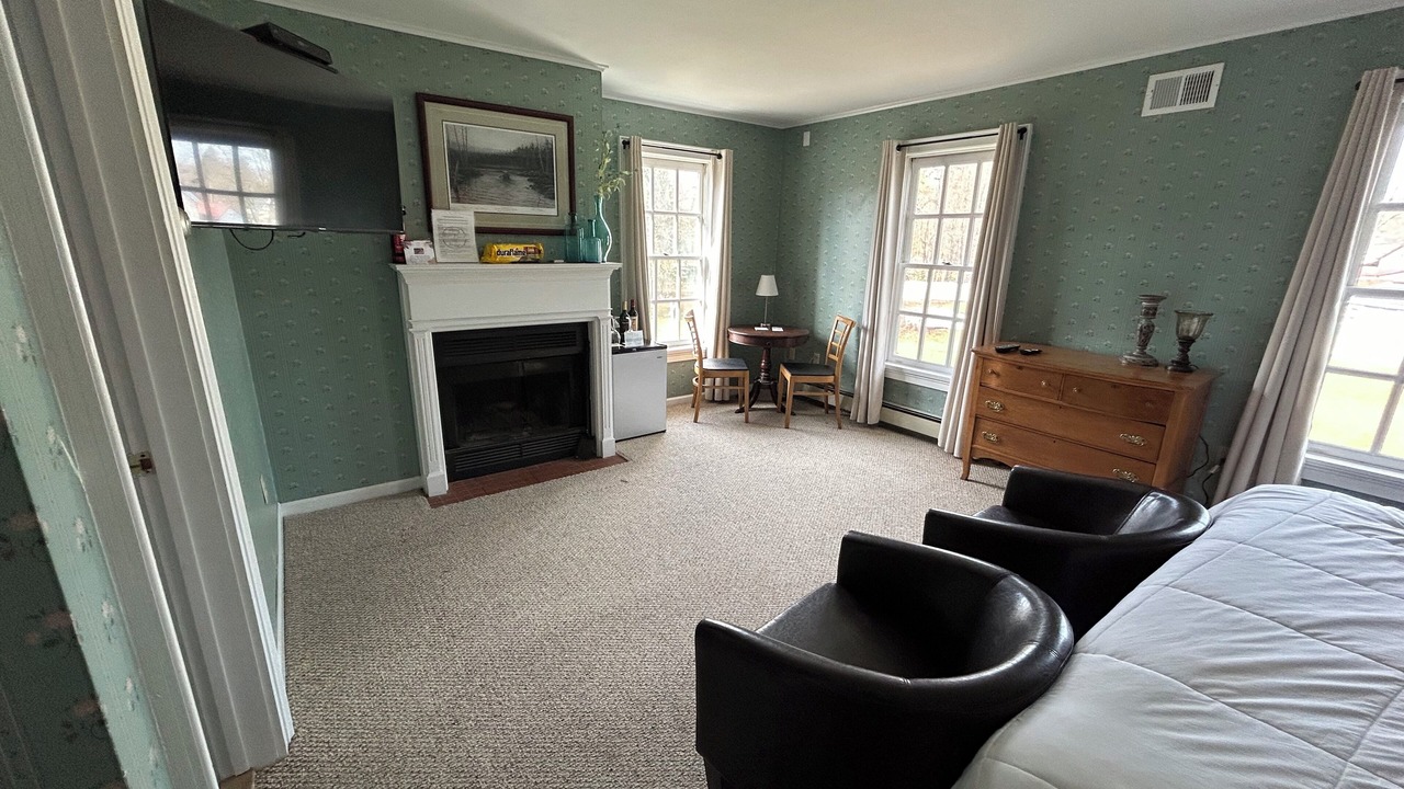 Photo of Bedroom in Warrensburg