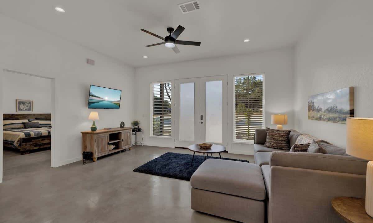 Photo of Livingroom in Spring Branch