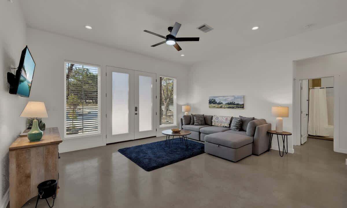 Photo of Livingroom in Spring Branch