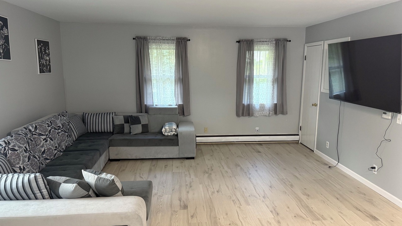 Photo of Livingroom in East Ithaca