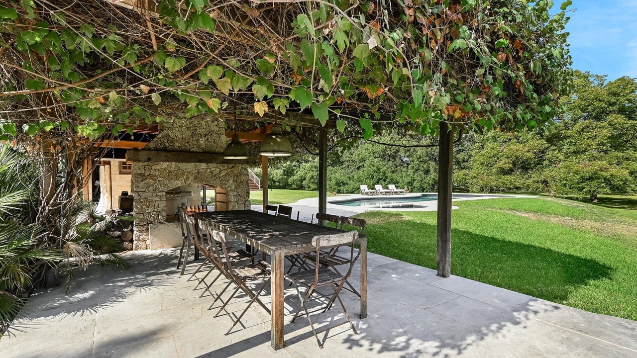 Photo of Outdoor in Lakeshore Addition