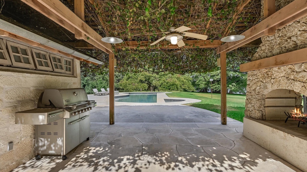 Photo of Outdoor in Lakeshore Addition