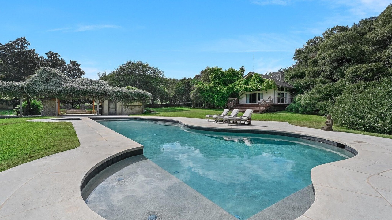 Photo of Outdoor in Lakeshore Addition