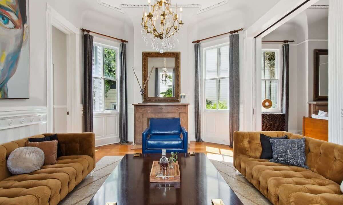 Photo of Livingroom in Seventh Ward
