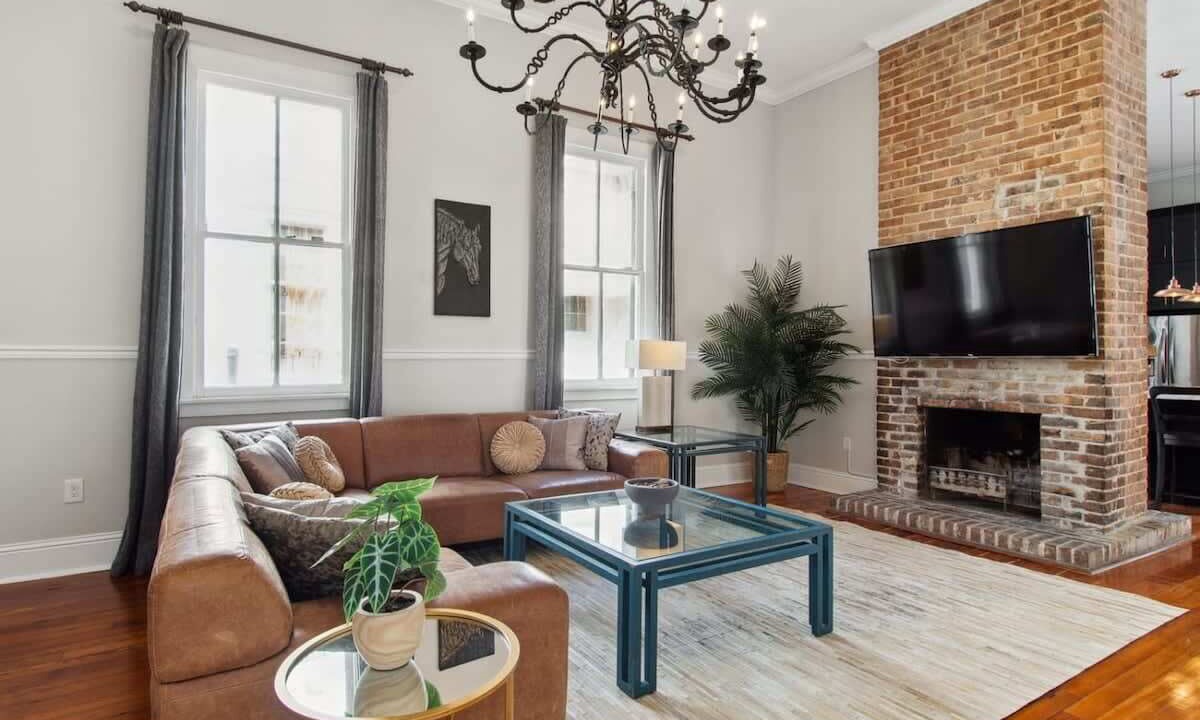 Photo of Livingroom in Seventh Ward