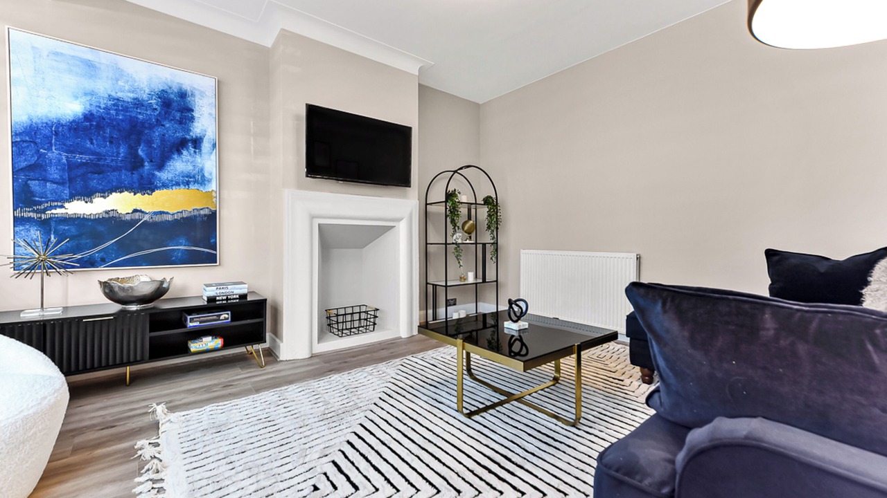 Photo of Livingroom in Tottenham