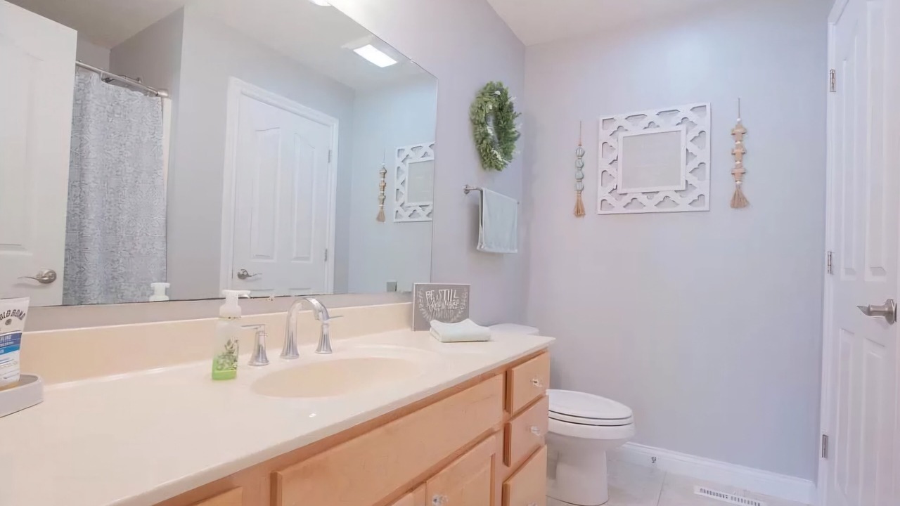 Photo of Bathroom in Newburgh