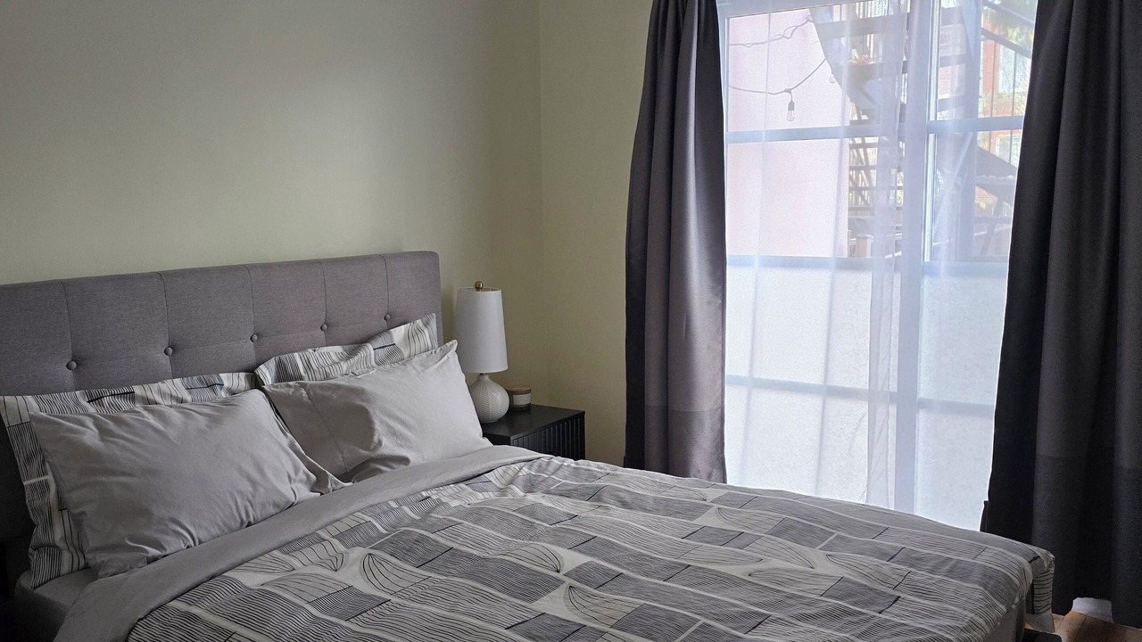 Photo of Bedroom in Cote-Des-Neiges—Notre-Dame-De-Grace