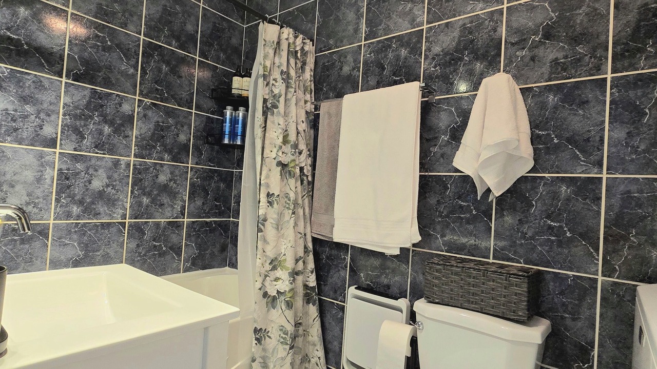 Photo of Bathroom in Cote-Des-Neiges—Notre-Dame-De-Grace