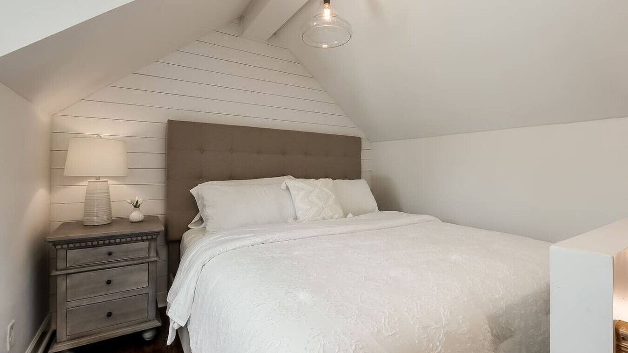 Photo of Bedroom in Northport
