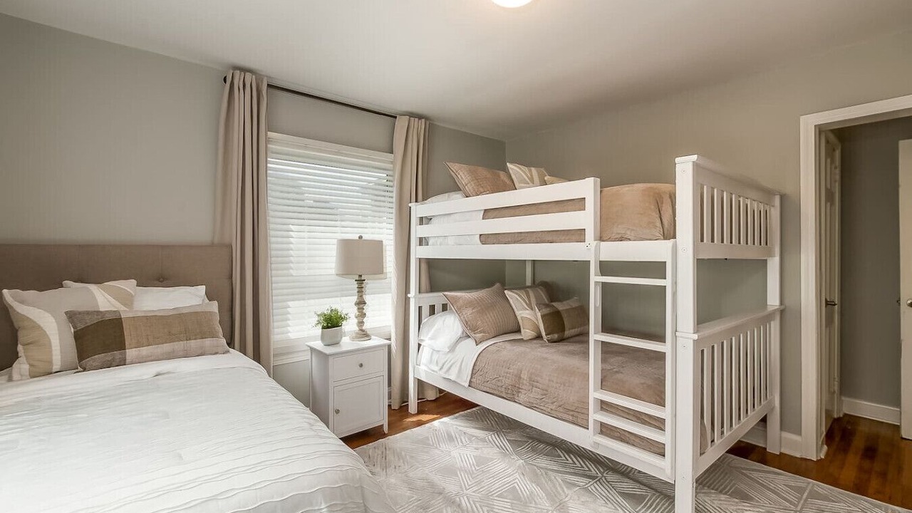 Photo of Bedroom in Northport