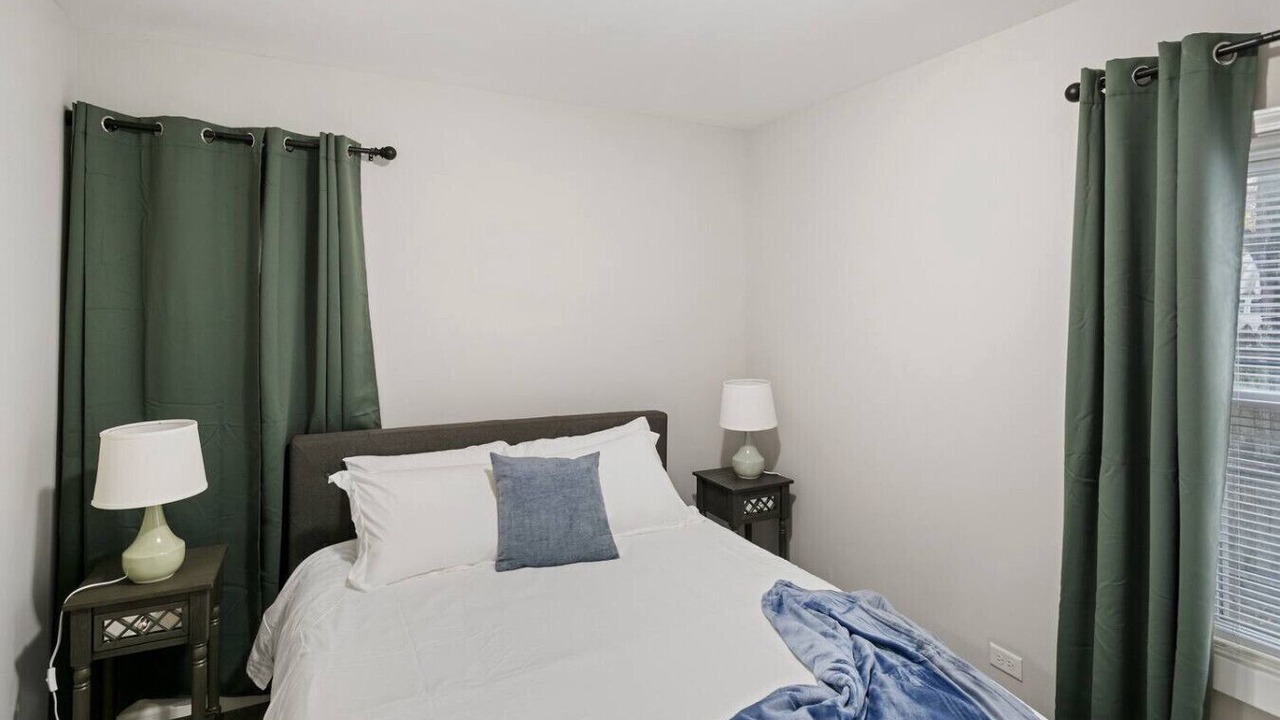 Photo of Bedroom in Waukegan