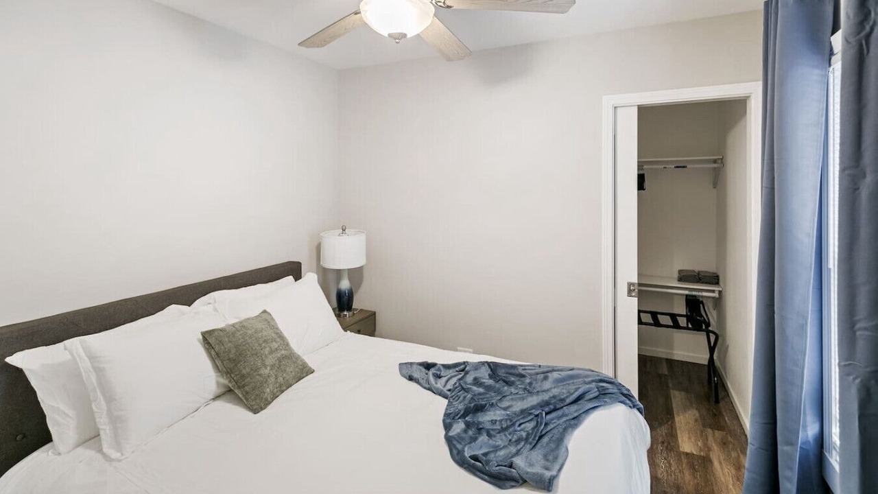 Photo of Bedroom in Waukegan