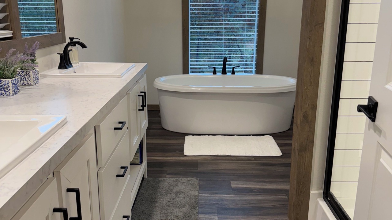 Photo of Bathroom in Canadian
