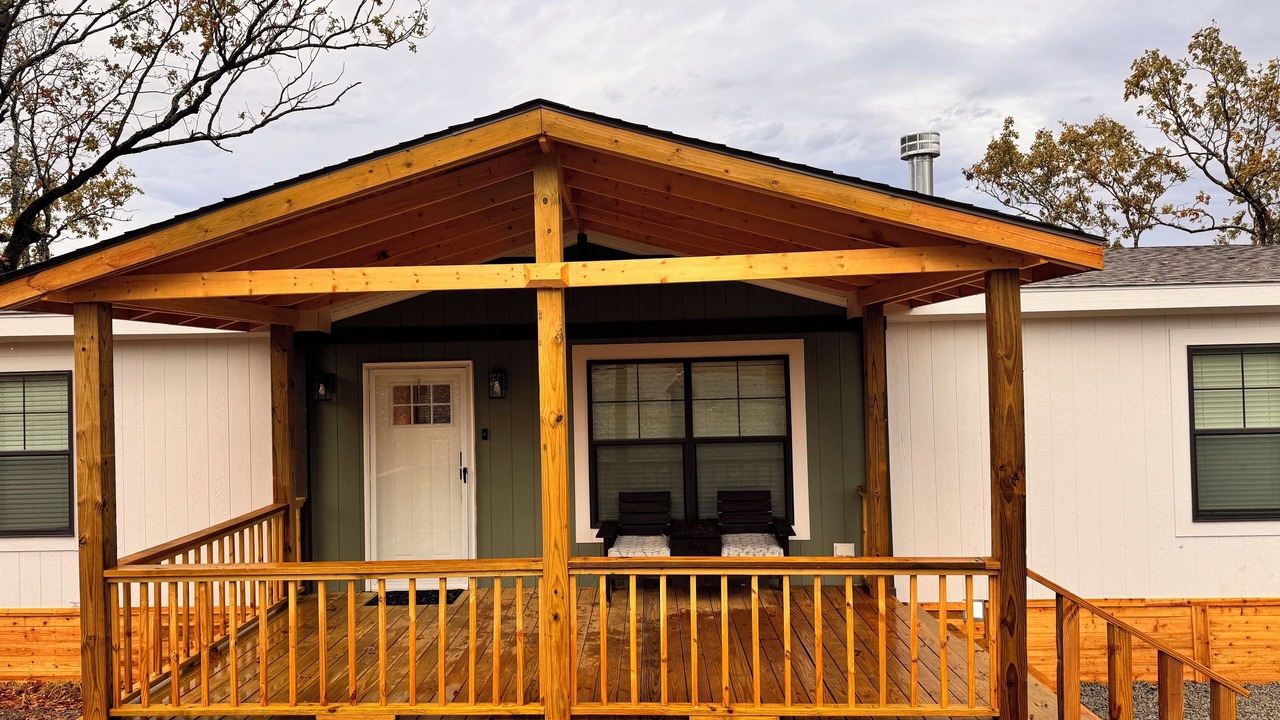 Photo of Outdoor in Canadian