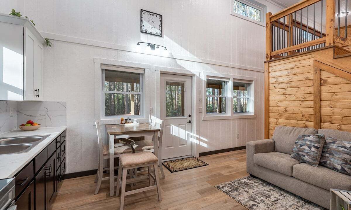 Photo of Livingroom in Hamptonville