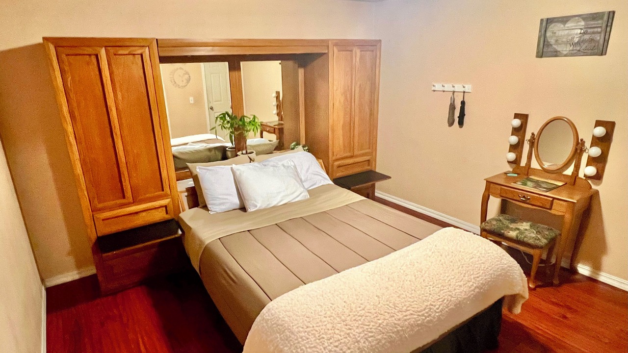 Photo of Bedroom in Crescent City North