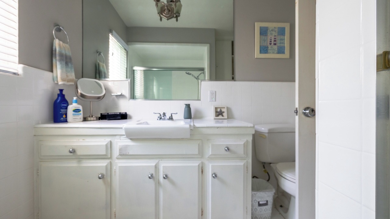 Photo of Bathroom in Alamitos Beach
