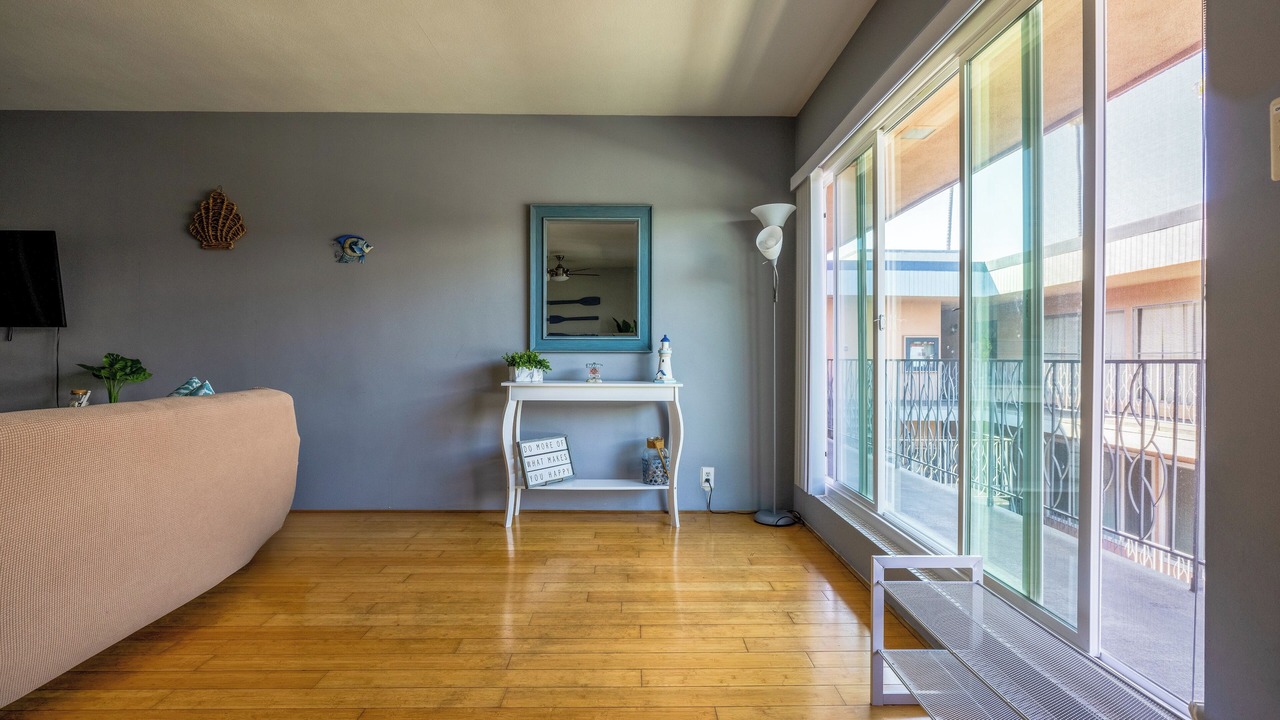 Photo of Livingroom in Alamitos Beach