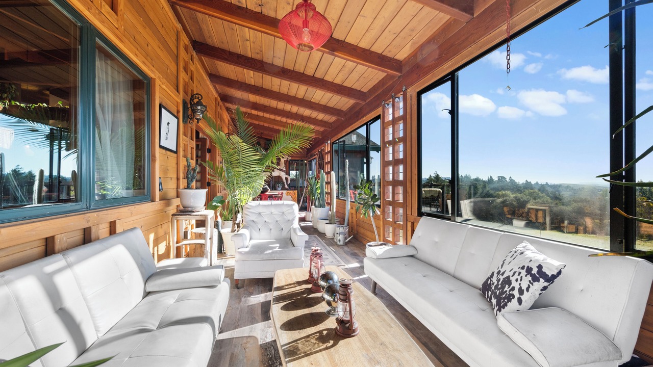 Photo of Livingroom in Occidental