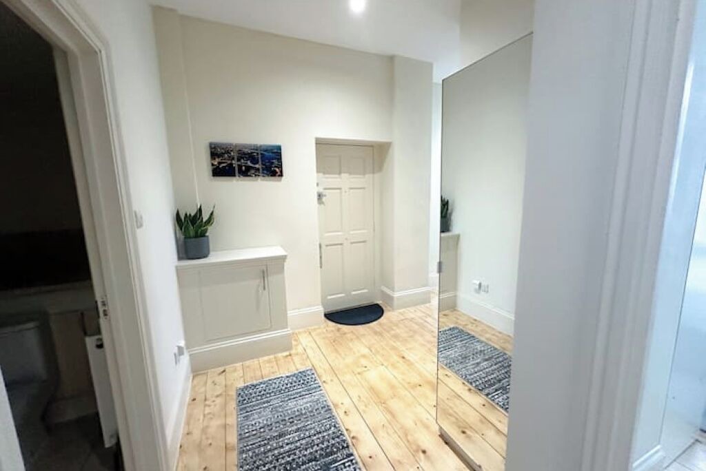 Photo of Others in Whitechapel