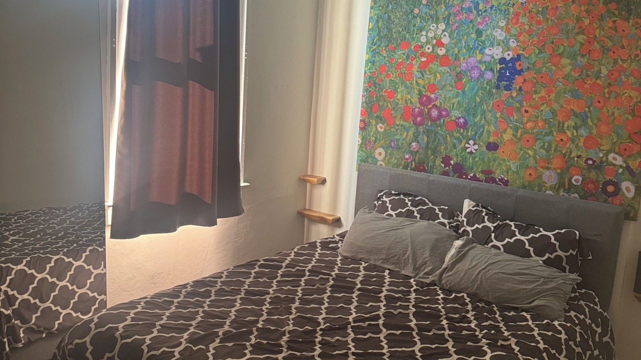Photo of Bedroom in Central - Terry