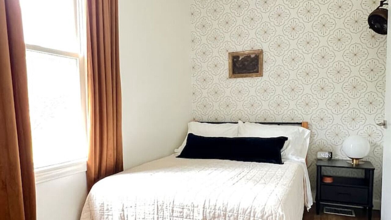 Photo of Bedroom in La Salle