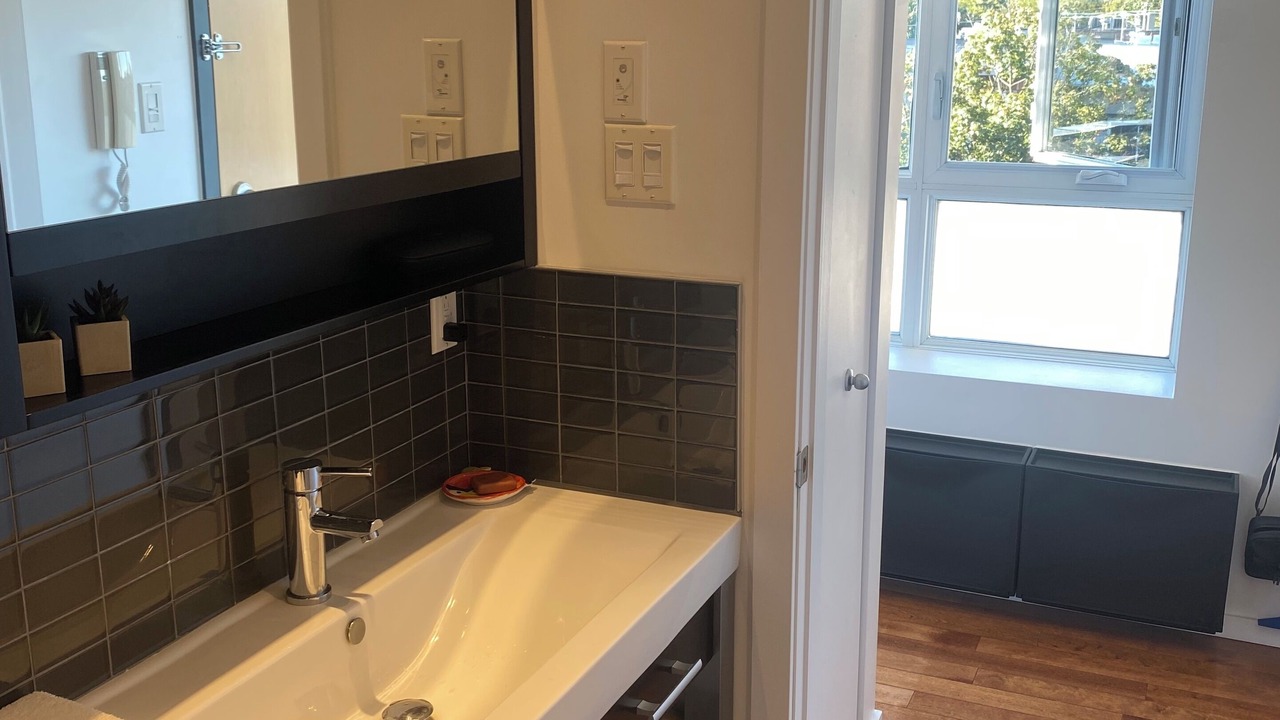 Photo of Bathroom in De Lorimier